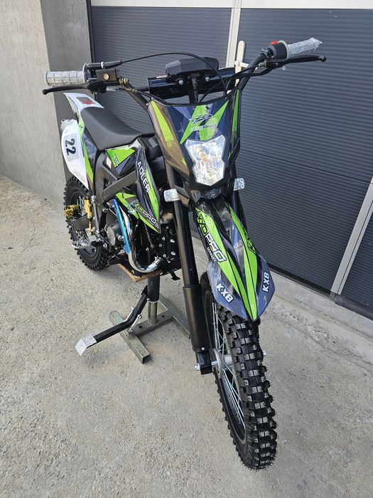 Cross Adler 140cc Bord digital LCD