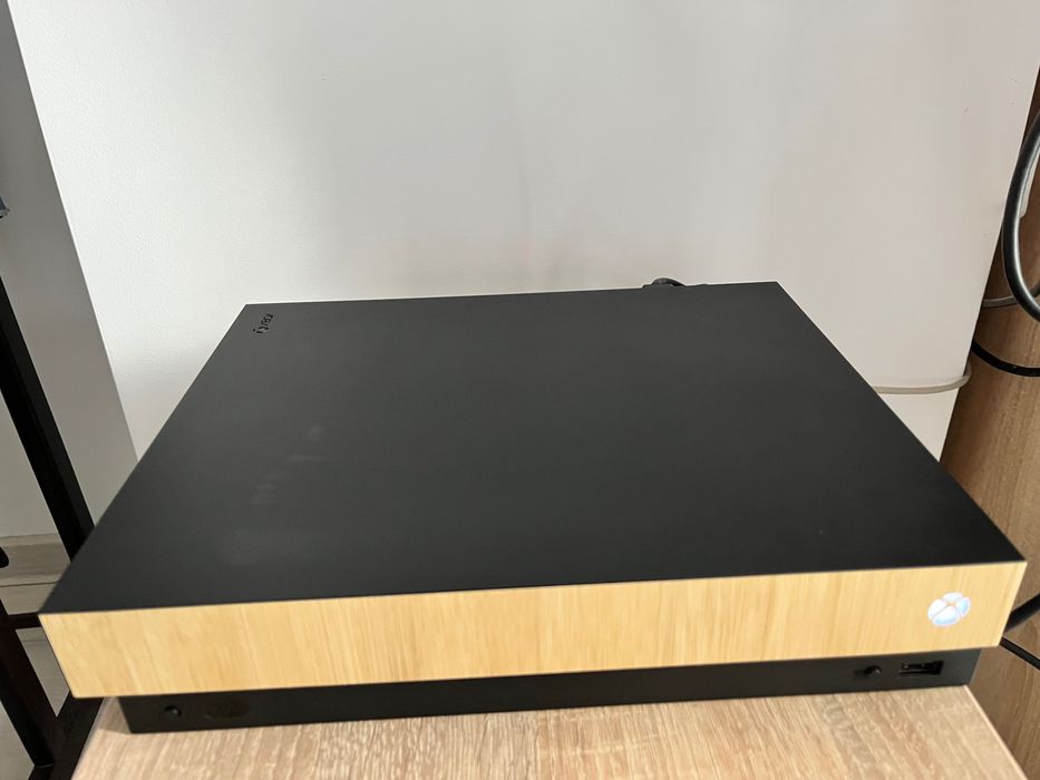 Consolă Xbox one x
