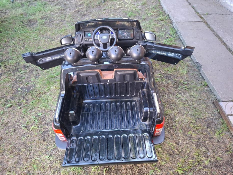 Детский автомобиль FORD