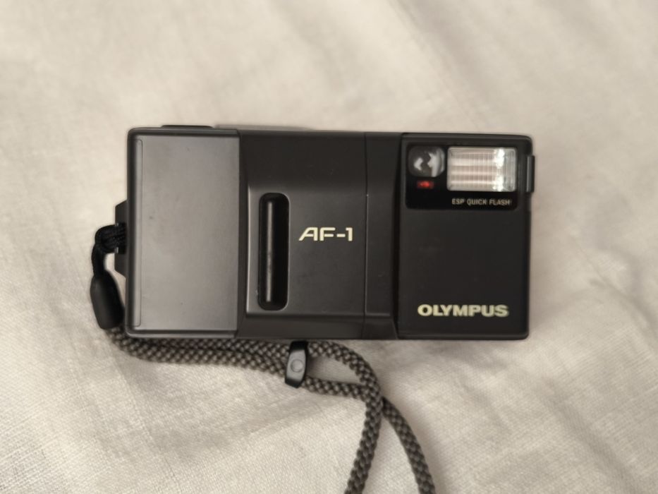 Olympus AF-1  (pre MJU) Infinity Mini (AF-1 mini) Yashica Zoomate 165 (cu flash și telecomanda)