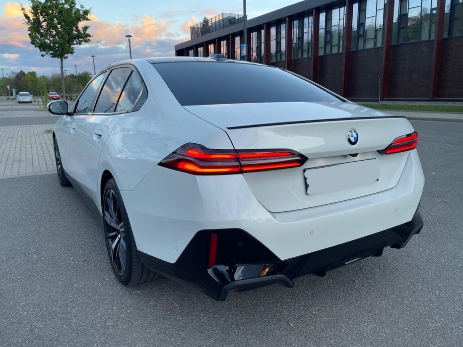 BMW 5 Series 2025 — imagine 3