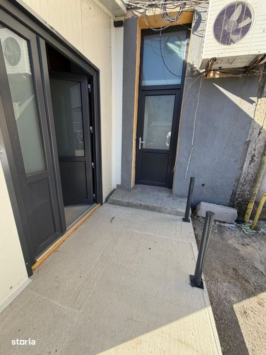 Spatiu comercial, 80 mp, zona centrala din Filiasi cu deschidere in Ra