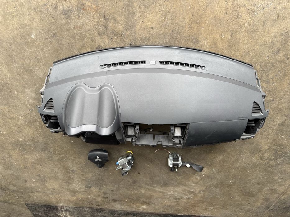 Kit airbag genunchi volan  plansa bord Mitsubishi Lancer 2010