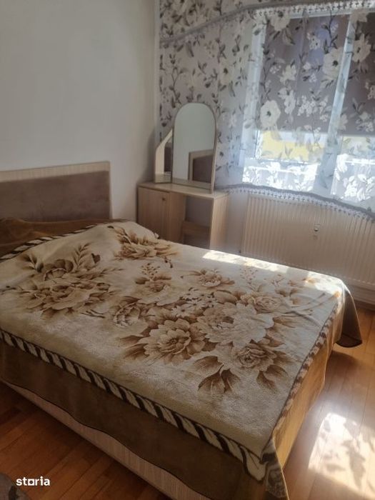 Apartament 3 camere, 52 mp, zona Piata Mica