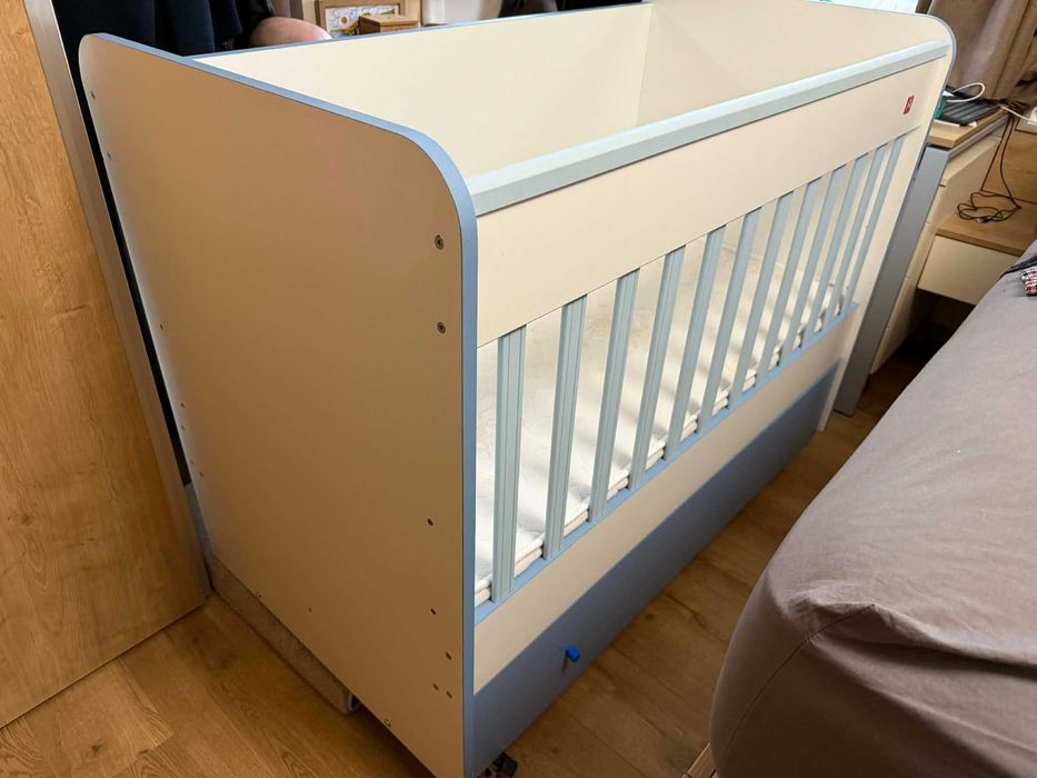 Бебешко легло с люлееща функция