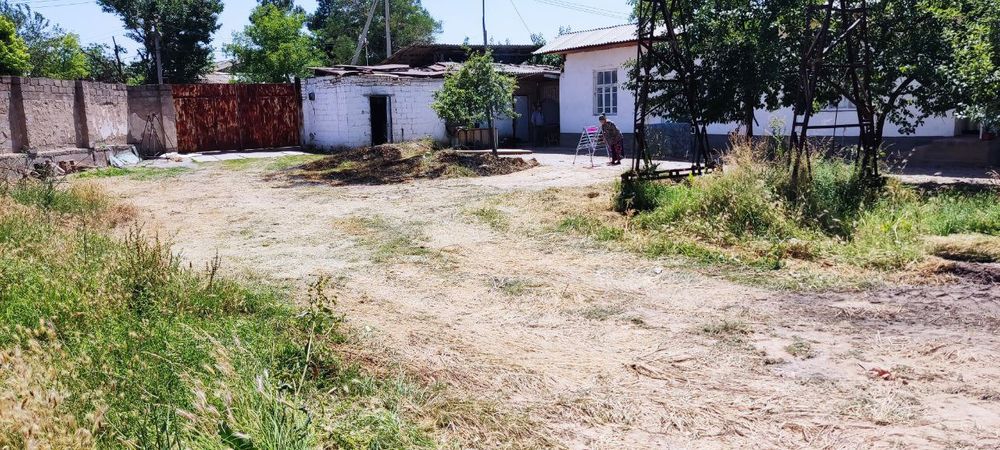 Уй сотилади Нурафшон Амфитеатр Оркасида