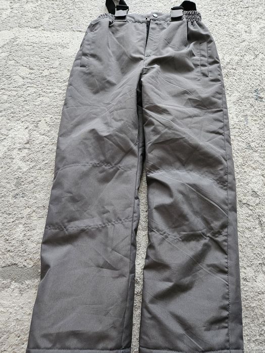 Продам весенний осенний комбинезон для девочки