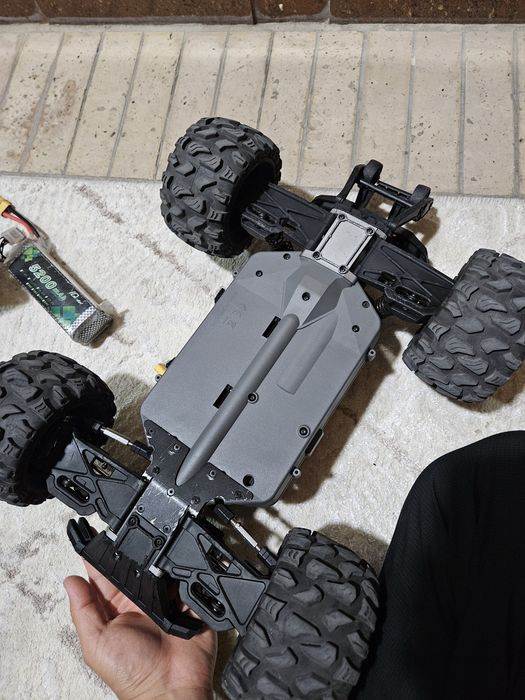 Mjx 10208 1/10 Rc monster