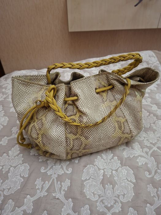 Продам кожаную сумку  под питона