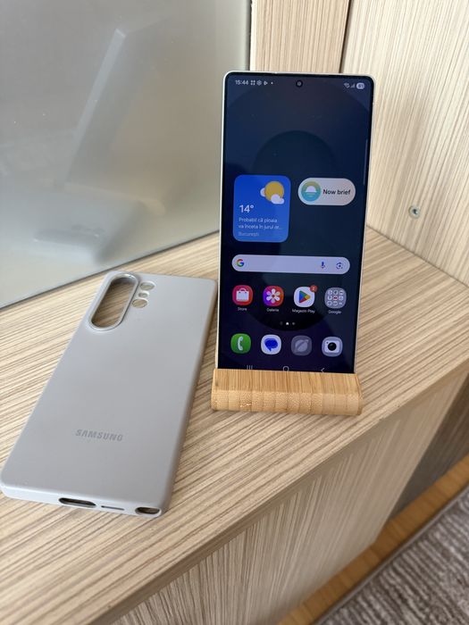 Samsung galaxy S25 ultra. Impecabil.
