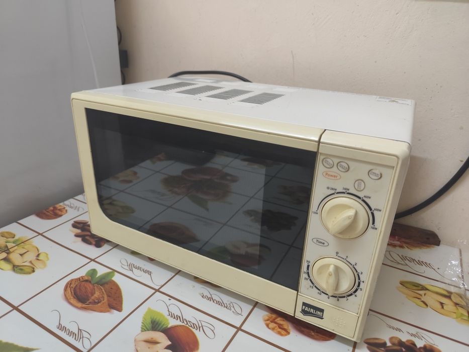 Cuptor cu microunde
