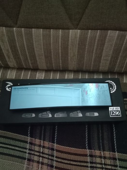 Зеркало в автосалон