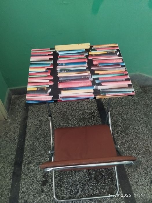 Детско сгъваемо мини-бюро.