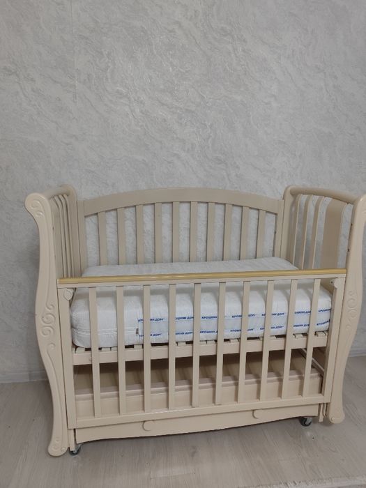Детская кроватка