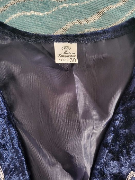 Продам   жилетку