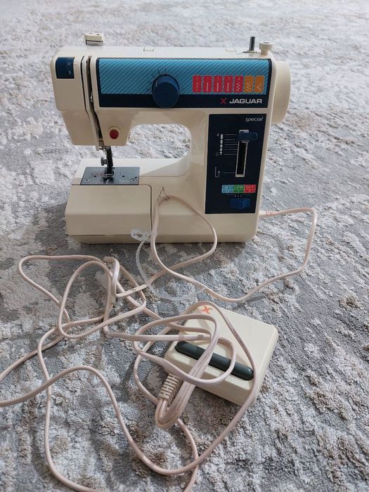 Продается швейная машина