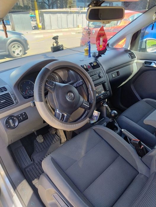 Vând Volkswagen Turan