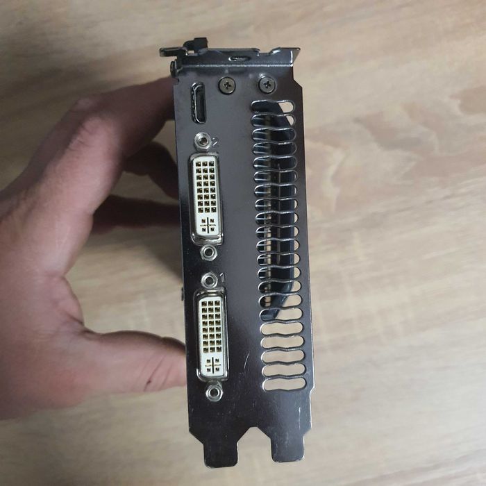 Placa video ASUS nVidia GeForce GTX560 1GD5