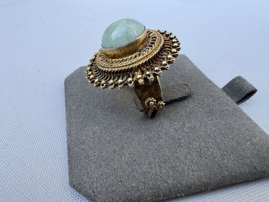 Inel din argint si jad