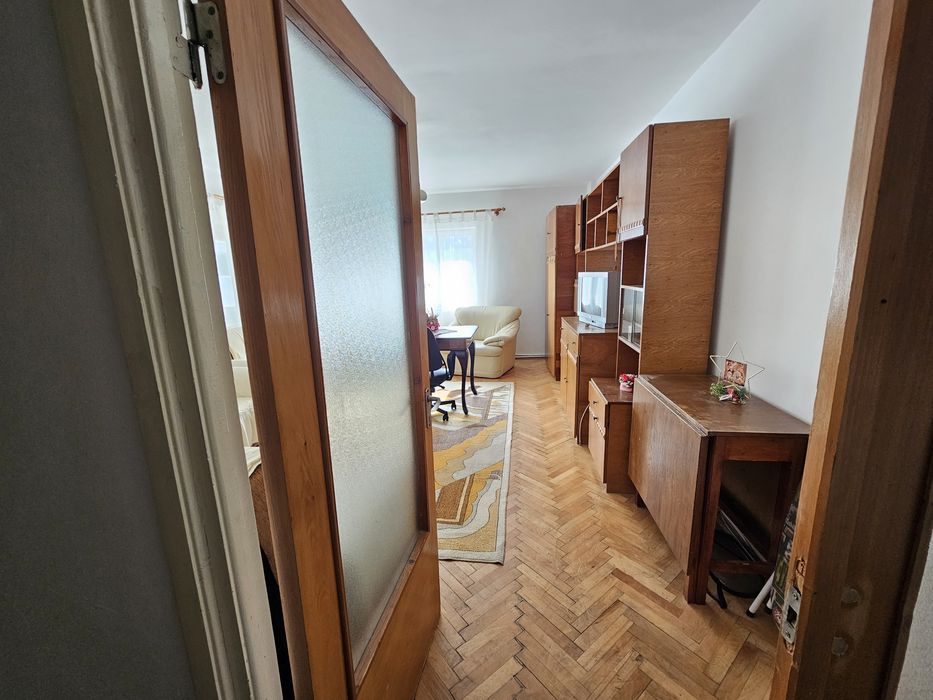Ofer spre inchiriere apartament 2 camere decomandate parcul Catedralei