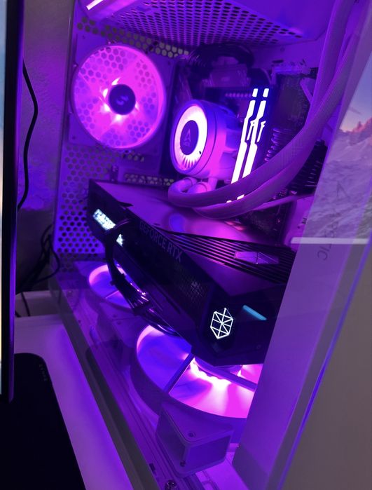 Геймърски компютър - RTX 5080, Ryzen 7 9800X3D , ГАРАНЦИЯ