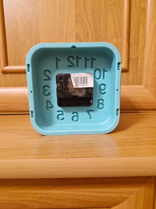 Часы-будильник "Вега"