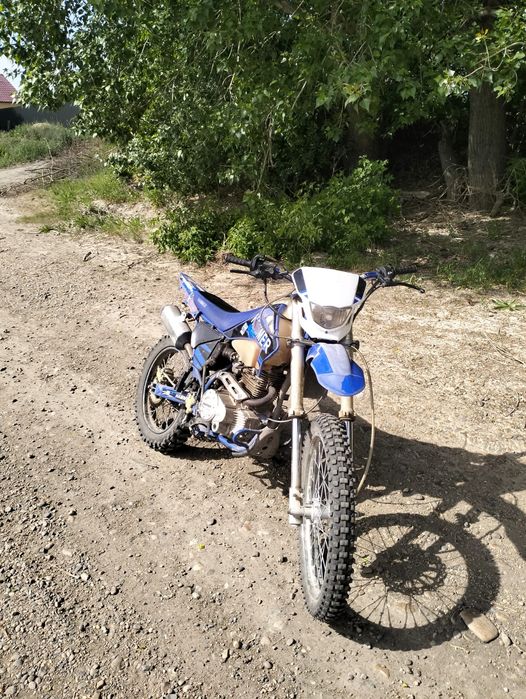 Продам эндуро 250куб