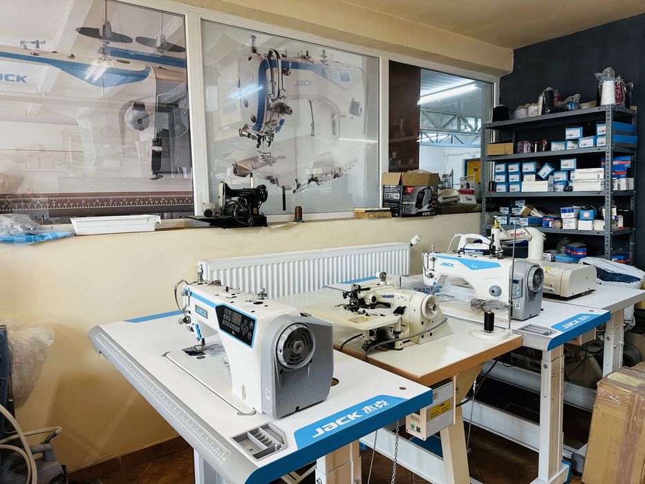 Masina de cusut jack A6 dublu transport cu acul in material