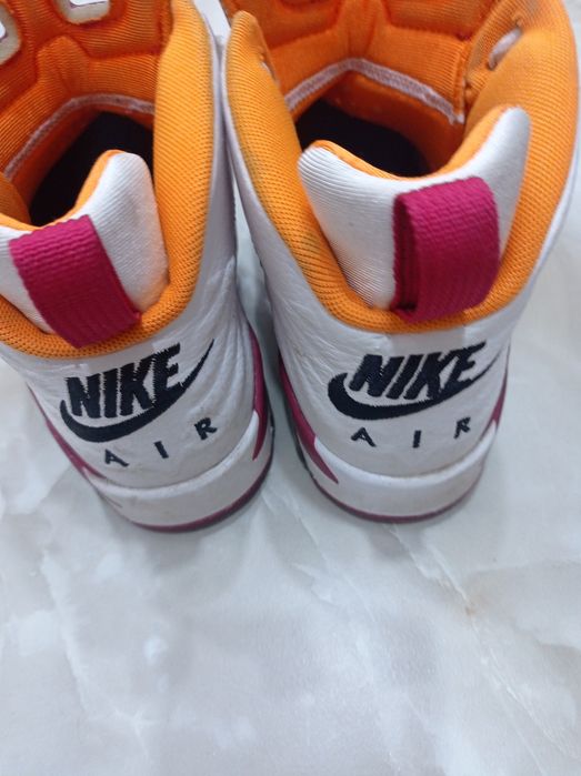 Продам бу кроссовки Nike