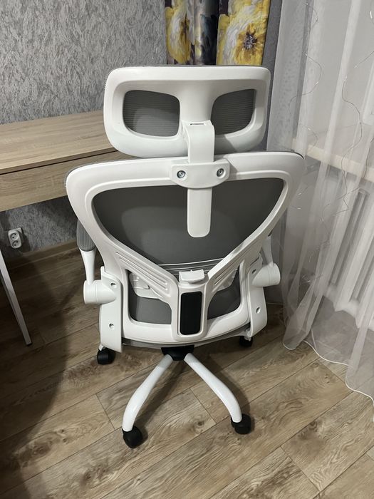 Компьютерный стул новый