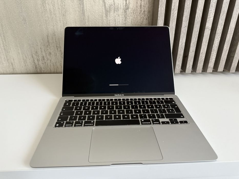 macbook pro m1 max - Laptopuri oferte online | OLX.ro