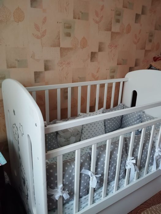 Детская кроватка