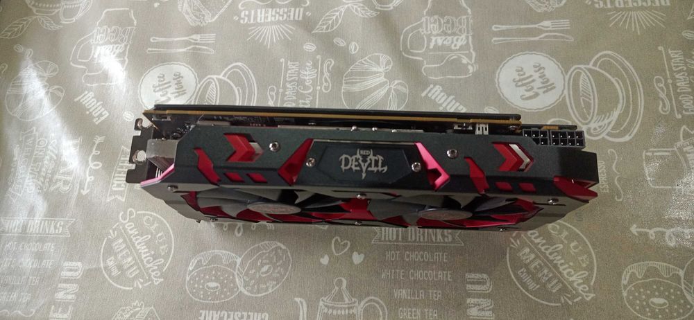 Продавам видеокарта RX 580-8GB PowerColor