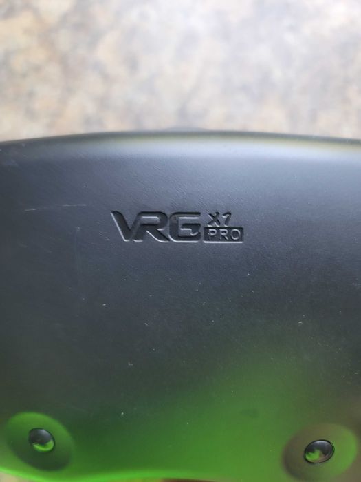 VR очки с игровым джойстиком