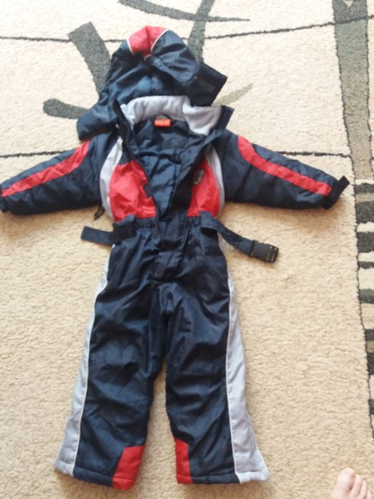 Продам детские куртки комбинезон