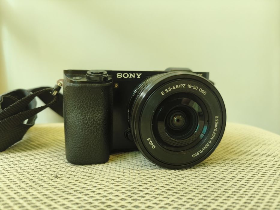 Продавам Sony a6000