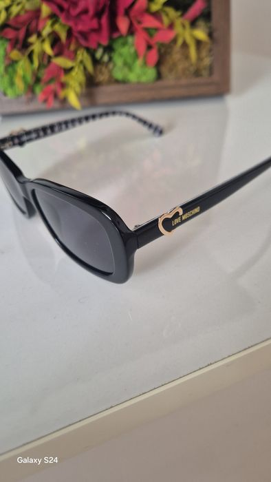 Ochelarii Love Moschino