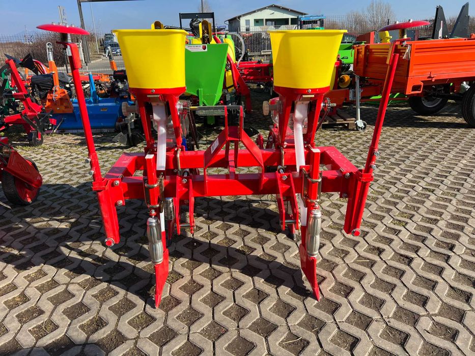 Semanatoare porumb 2 rand Agramix cuva chimic pe sectie