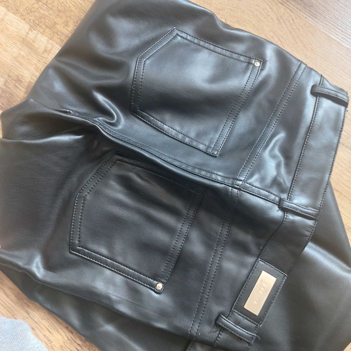 Pantaloni piele Mohito