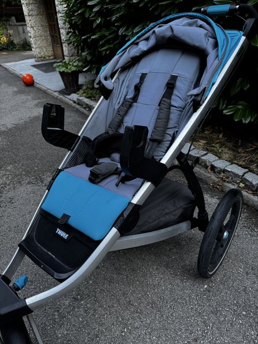 Продавам бебешка количка Thule Urban Glide 2