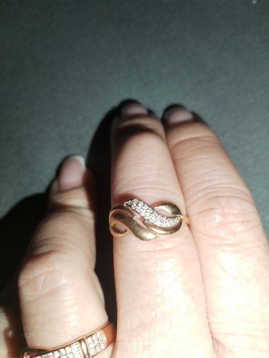 Продам золотое кольцо