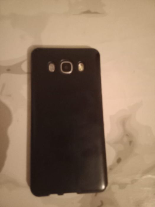 продается Самсунг j5 в хорошем состояний