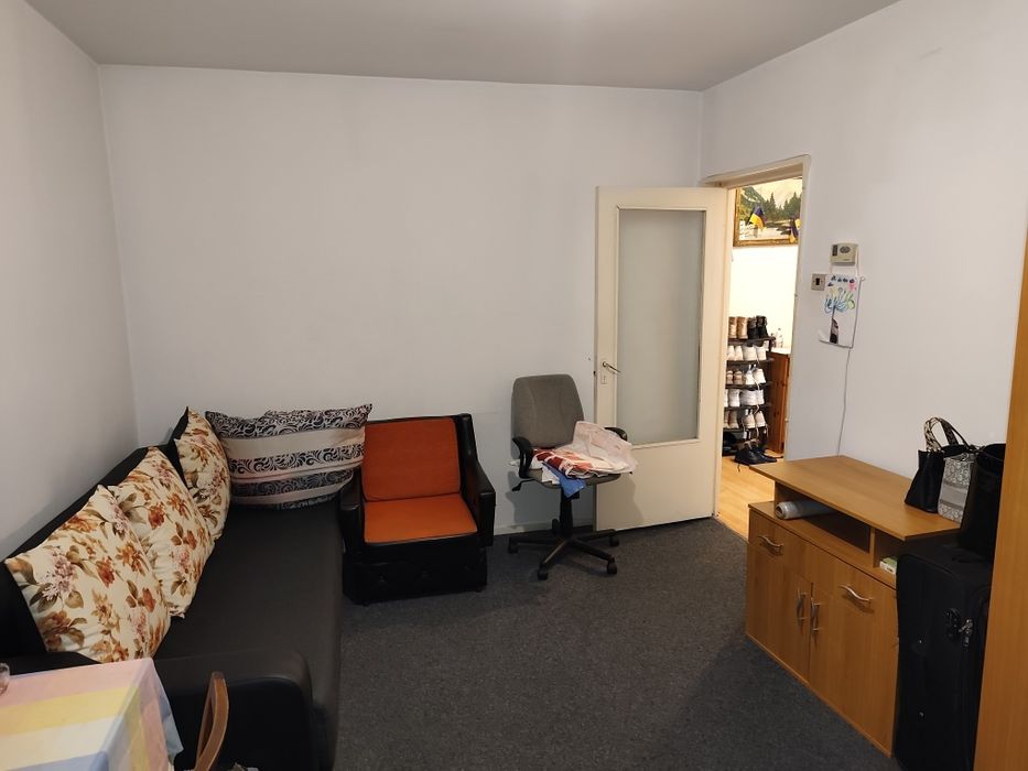 PF vând apartament decomandat in Manastur