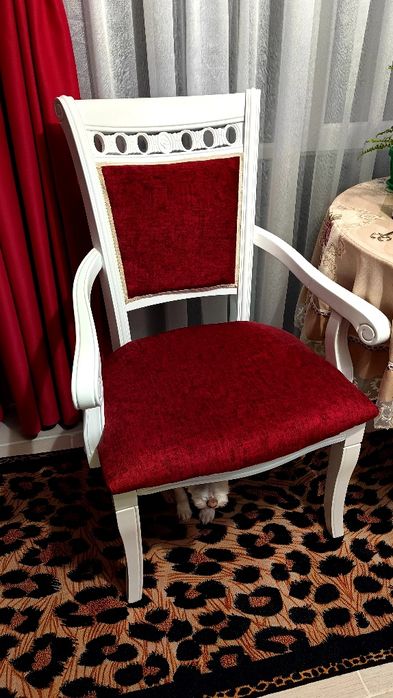 Vând set  masa cu scaune deosebit lemn masiv