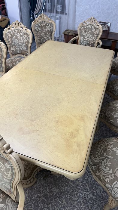 Стол со стульями