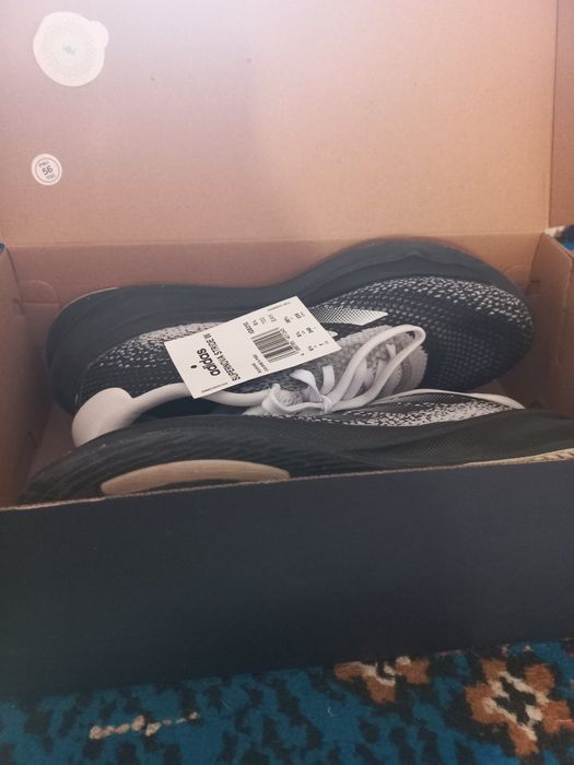 Qiz va ayollar uchun krasovka