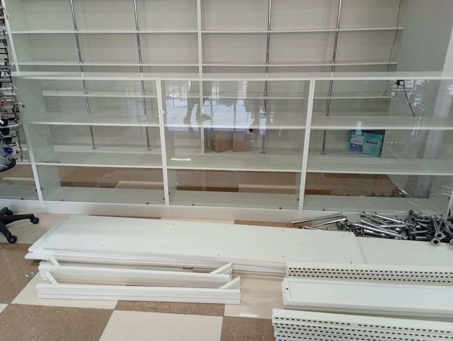 Полки из ламината