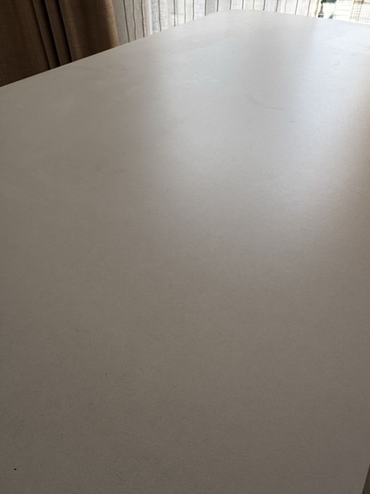 Стол белый из дерева