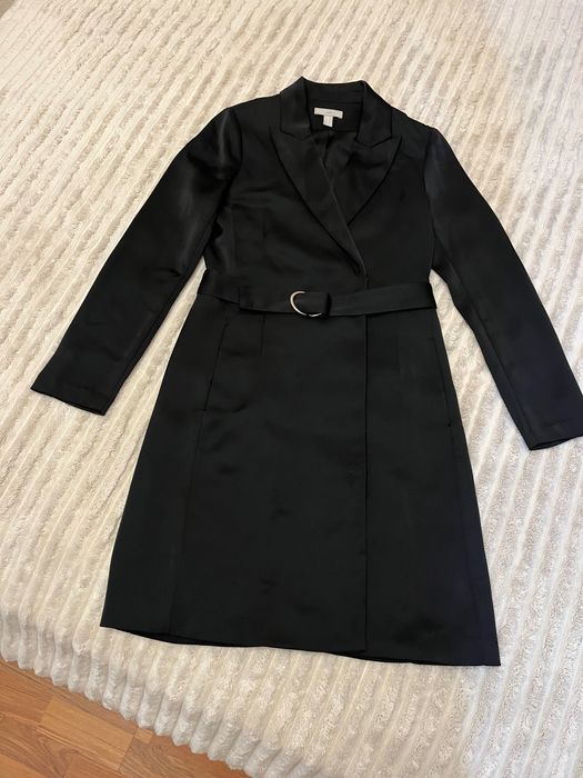 Платье черное атласное