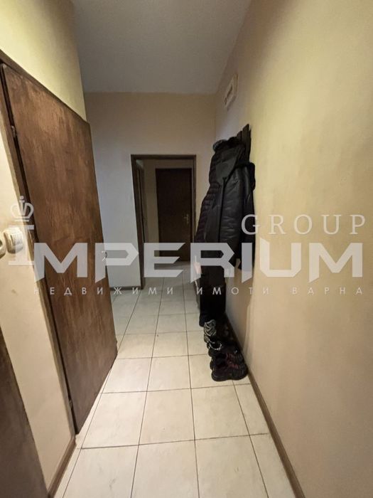 Продава * Апартамент * Три отделни стаи*